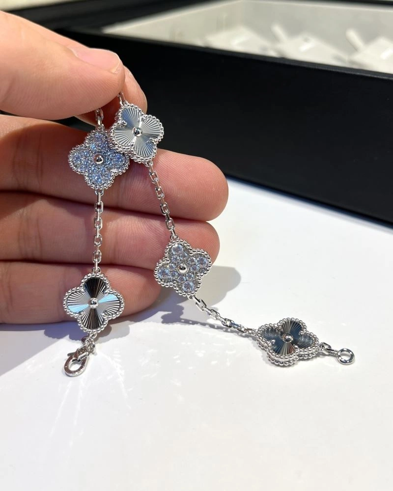 Vca Bracelets Attractive 255410