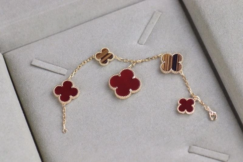 Durable Vca Bracelets 255394