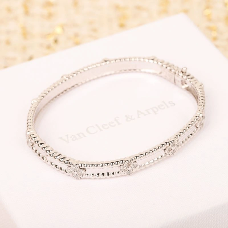 Compact Vca Bracelets 255338