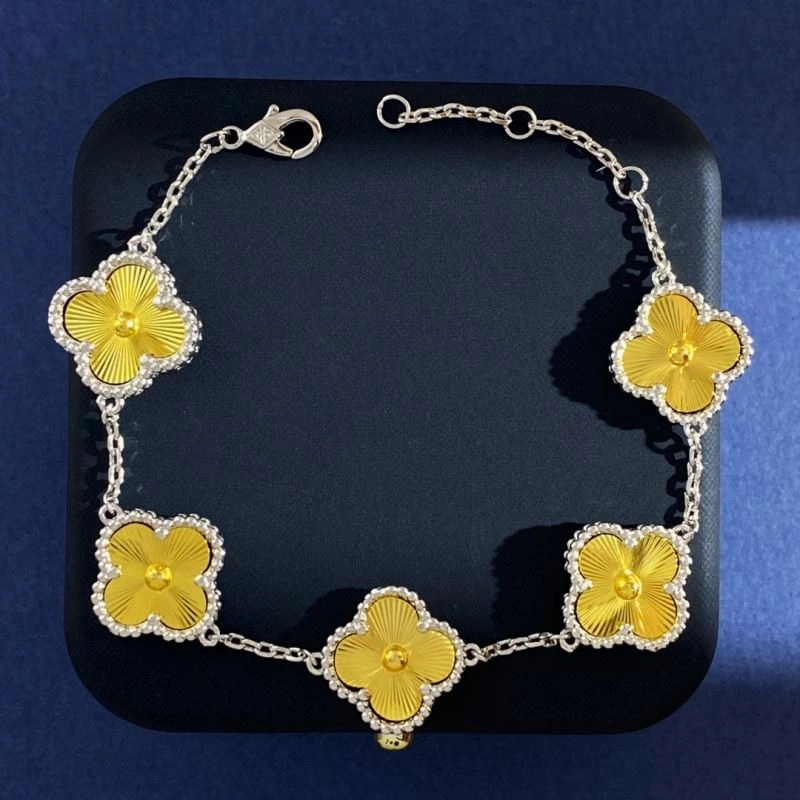 Sophisticated Vca Bracelets 255320