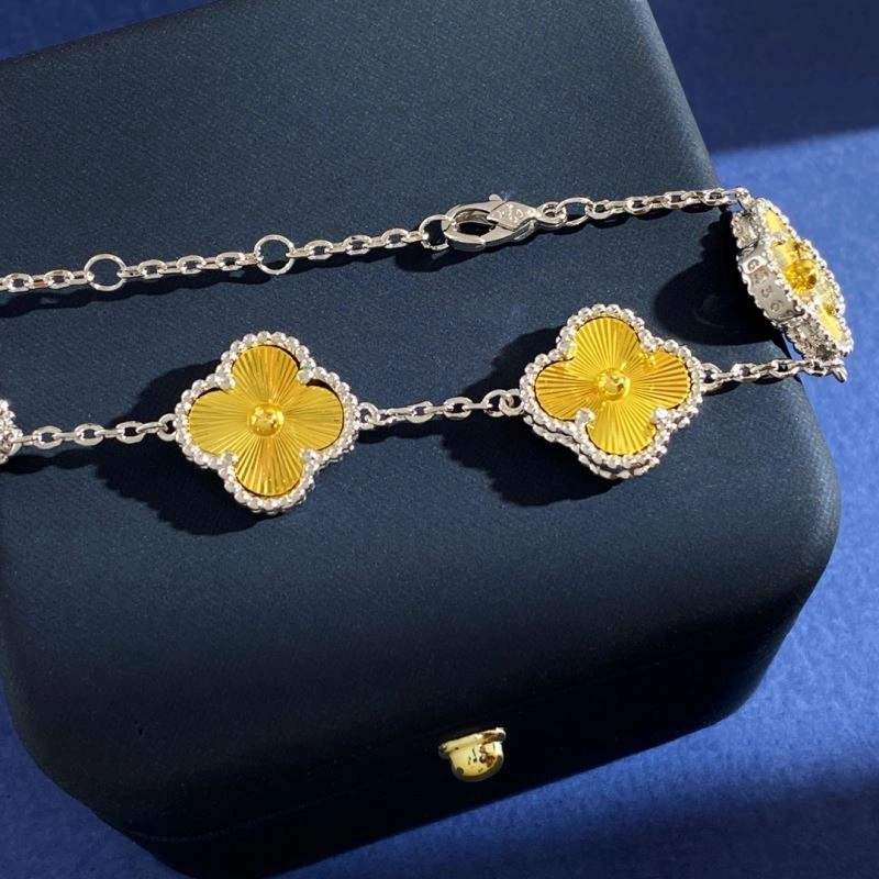 Sophisticated Vca Bracelets 255320