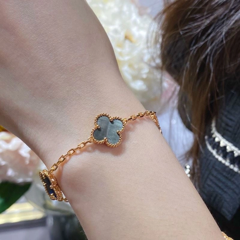 Durable Vca Bracelets 255334