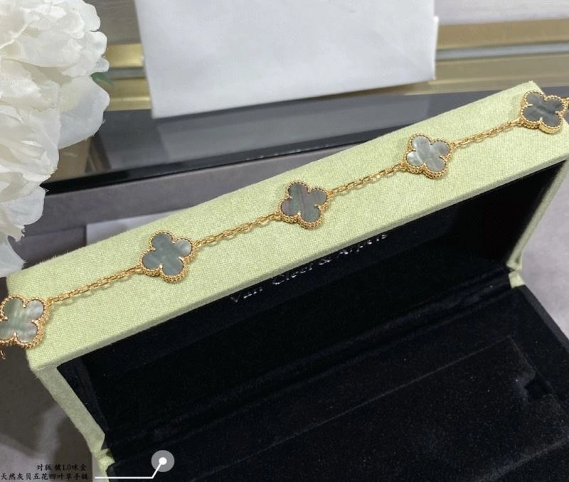 Durable Vca Bracelets 255334