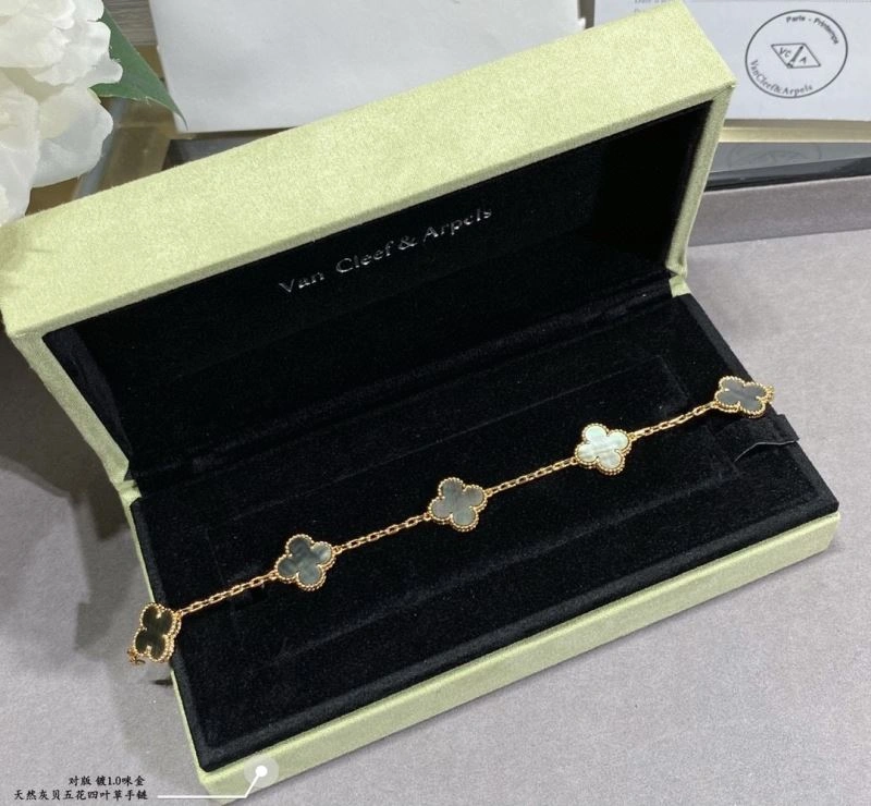 Durable Vca Bracelets 255334