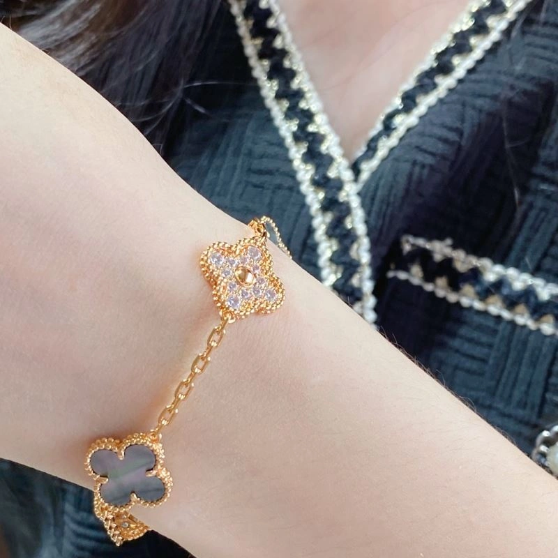 Durable Vca Bracelets 255328