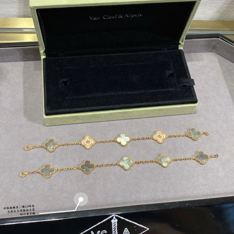 Durable Vca Bracelets 255328