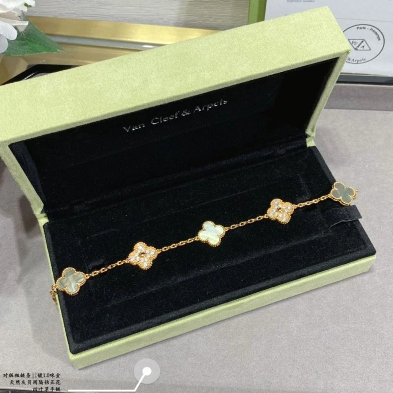Durable Vca Bracelets 255328