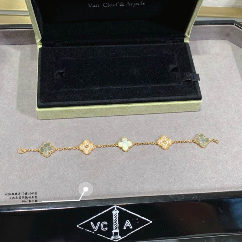 Durable Vca Bracelets 255328