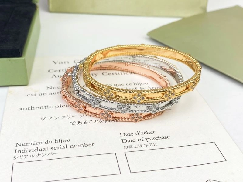 Reliable Vca Bracelets 255312