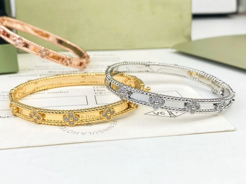 Reliable Vca Bracelets 255312
