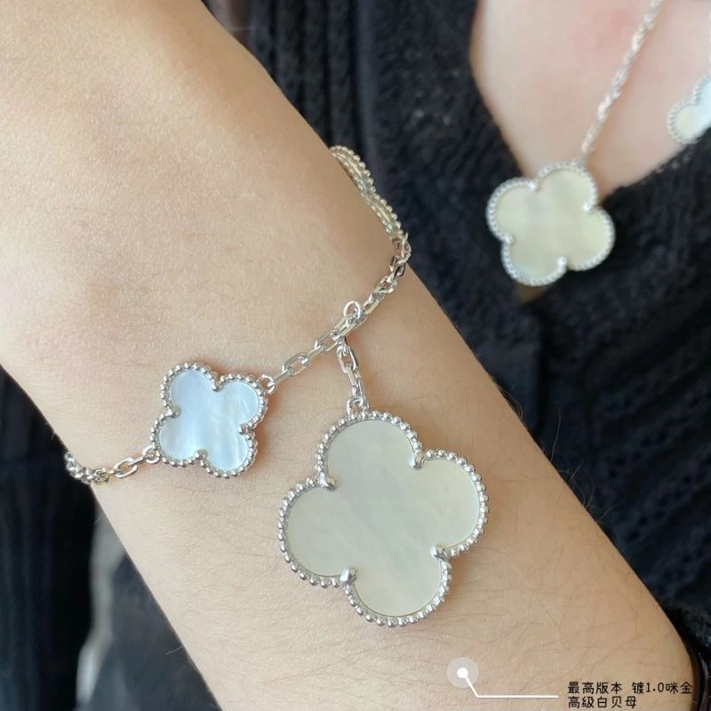 Vca Bracelets TopPick 255290