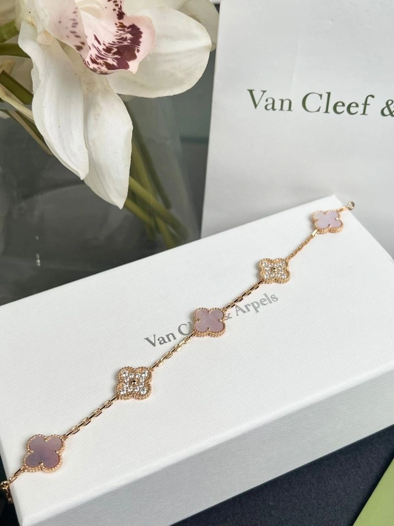 Supportive Vca Bracelets 255280