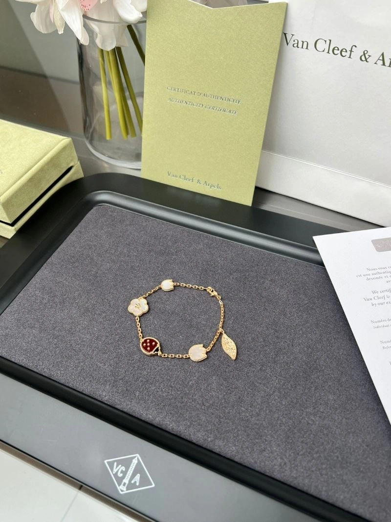 Vca Bracelets BestValue 255298