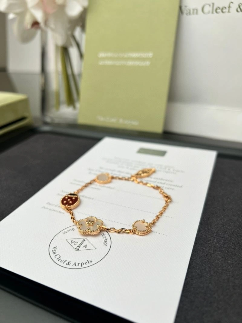 Vca Bracelets BestValue 255298