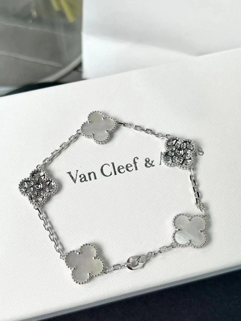 Trendsetting Vca Bracelets 255291