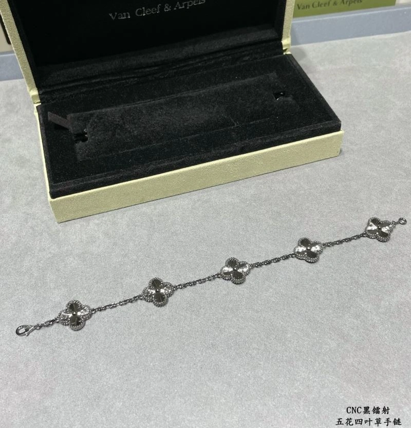 Cozy Vca Bracelets 255304