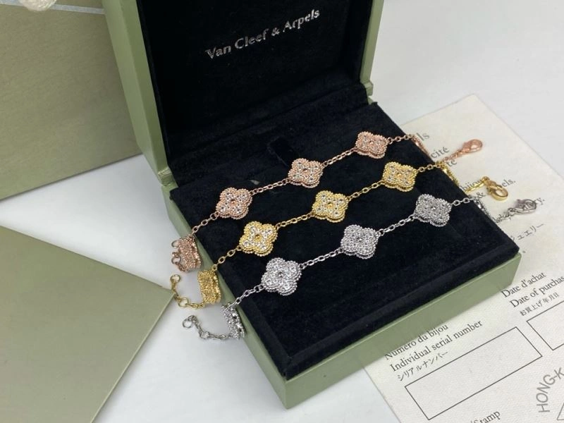 UrbanChic Vca Bracelets 255083