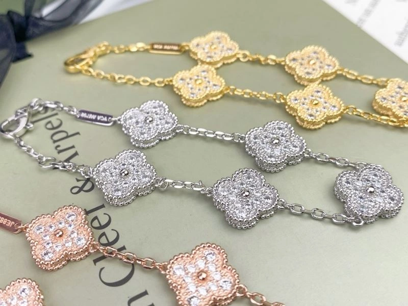 UrbanChic Vca Bracelets 255083
