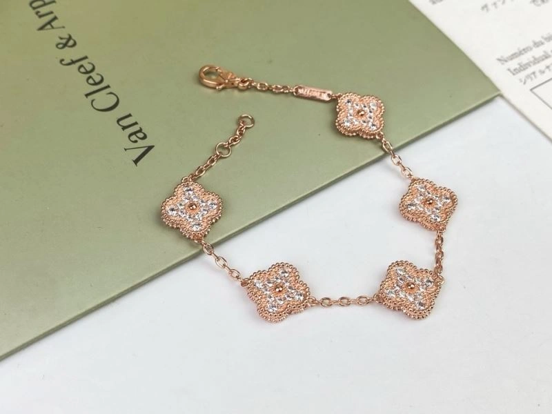 UrbanChic Vca Bracelets 255083