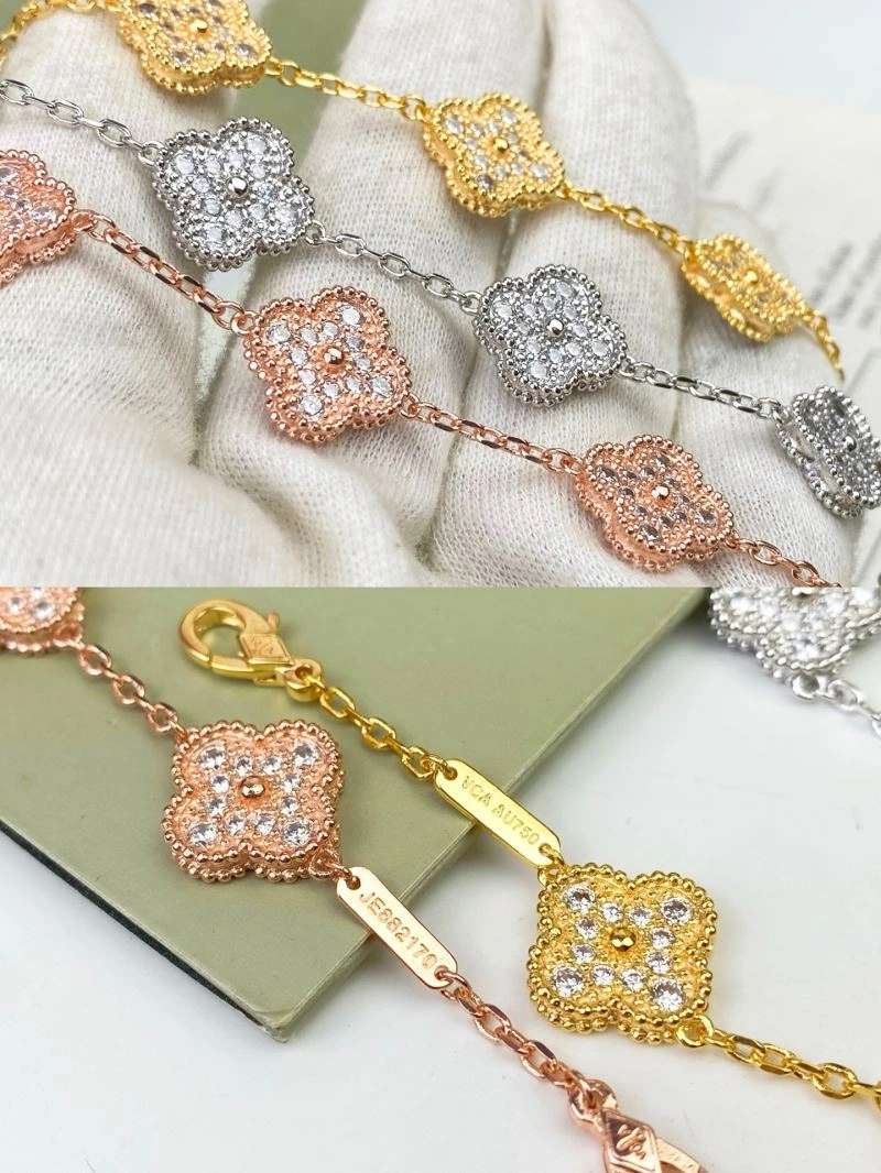 UrbanChic Vca Bracelets 255083