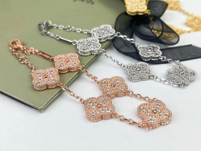 UrbanChic Vca Bracelets 255083