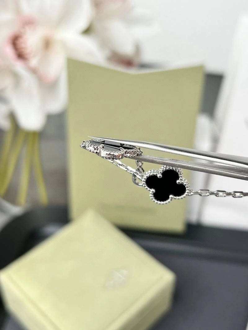 Fashionable Vca Bracelets 255074