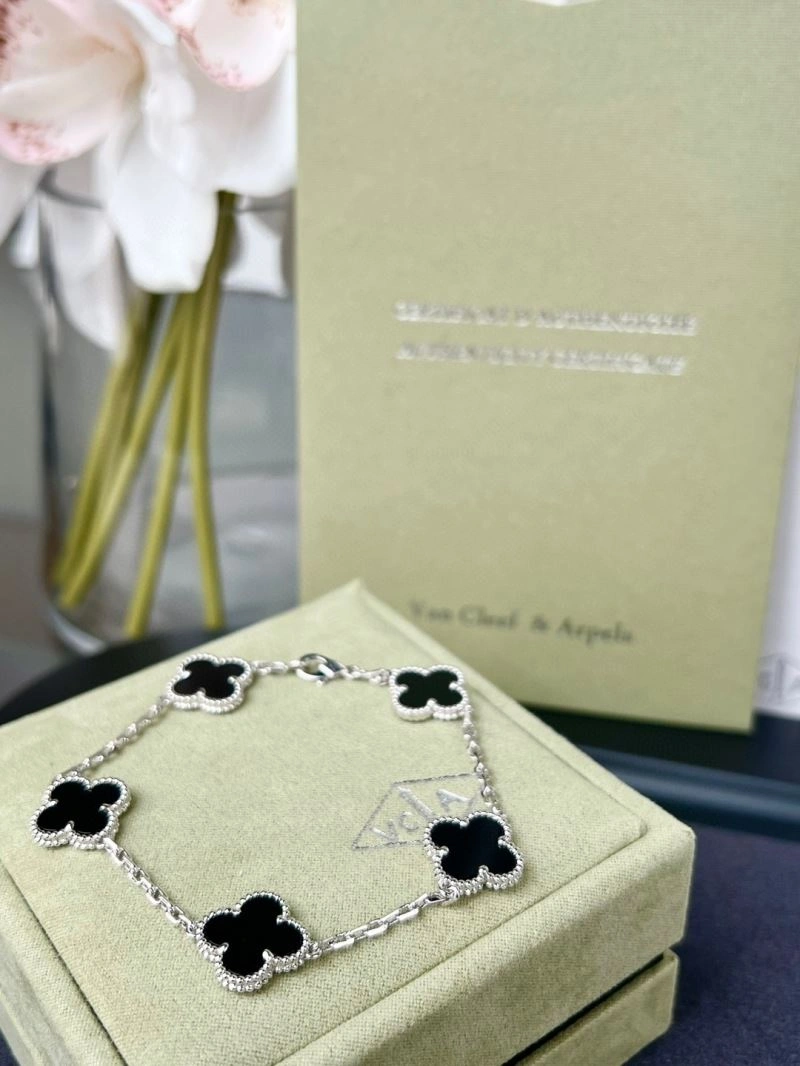 Fashionable Vca Bracelets 255074