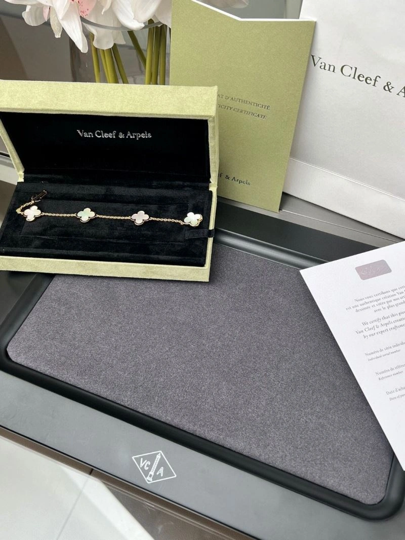 Vca Bracelets Sustainable 255070