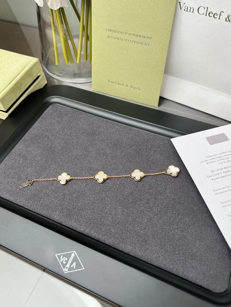 Vca Bracelets Sustainable 255070