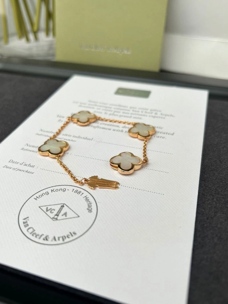 Vca Bracelets Sustainable 255070