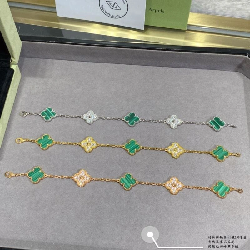 Vca Bracelets TechFriendly 255067