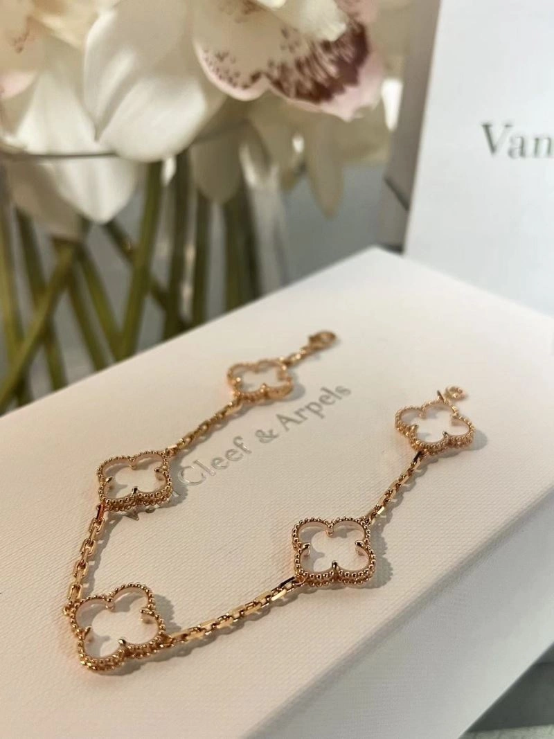 Sleek Vca Bracelets 255039