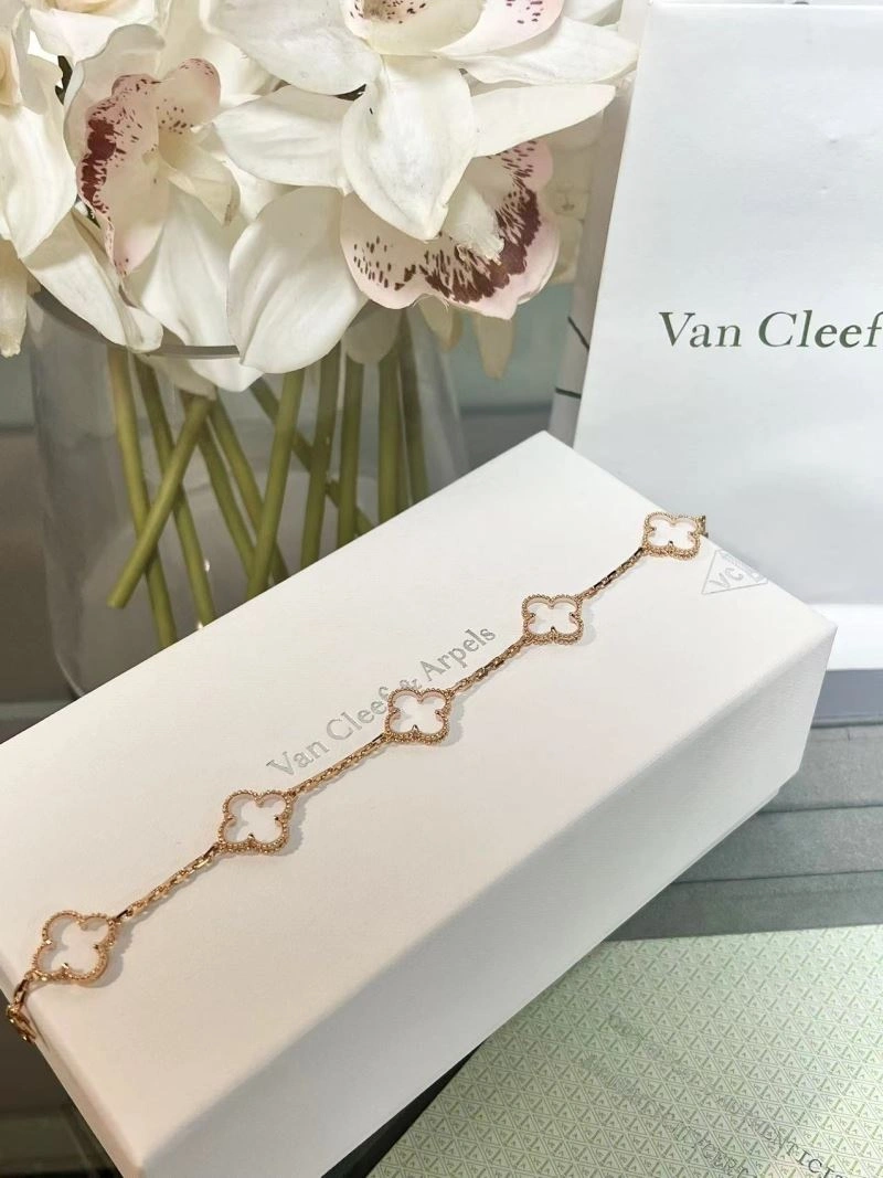 Sleek Vca Bracelets 255039