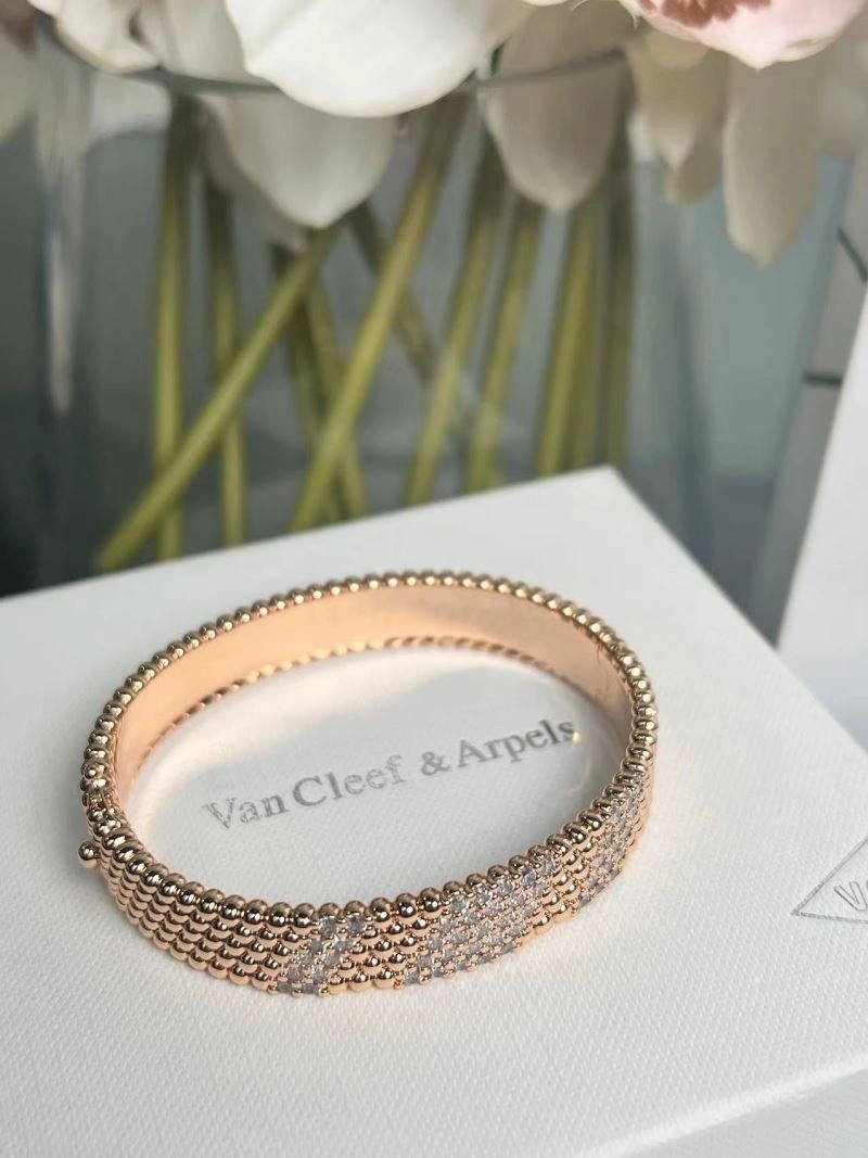 Bold Vca Bracelets 255034