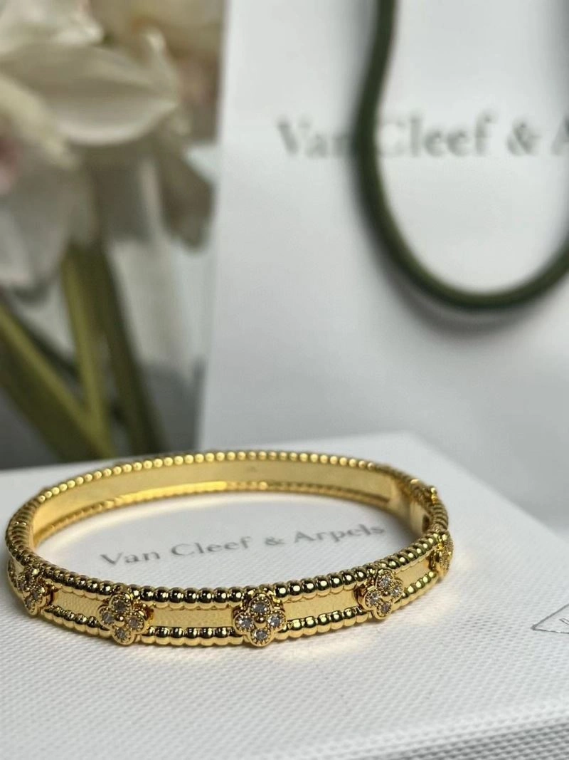 HighPerformance Vca Bracelets 255030