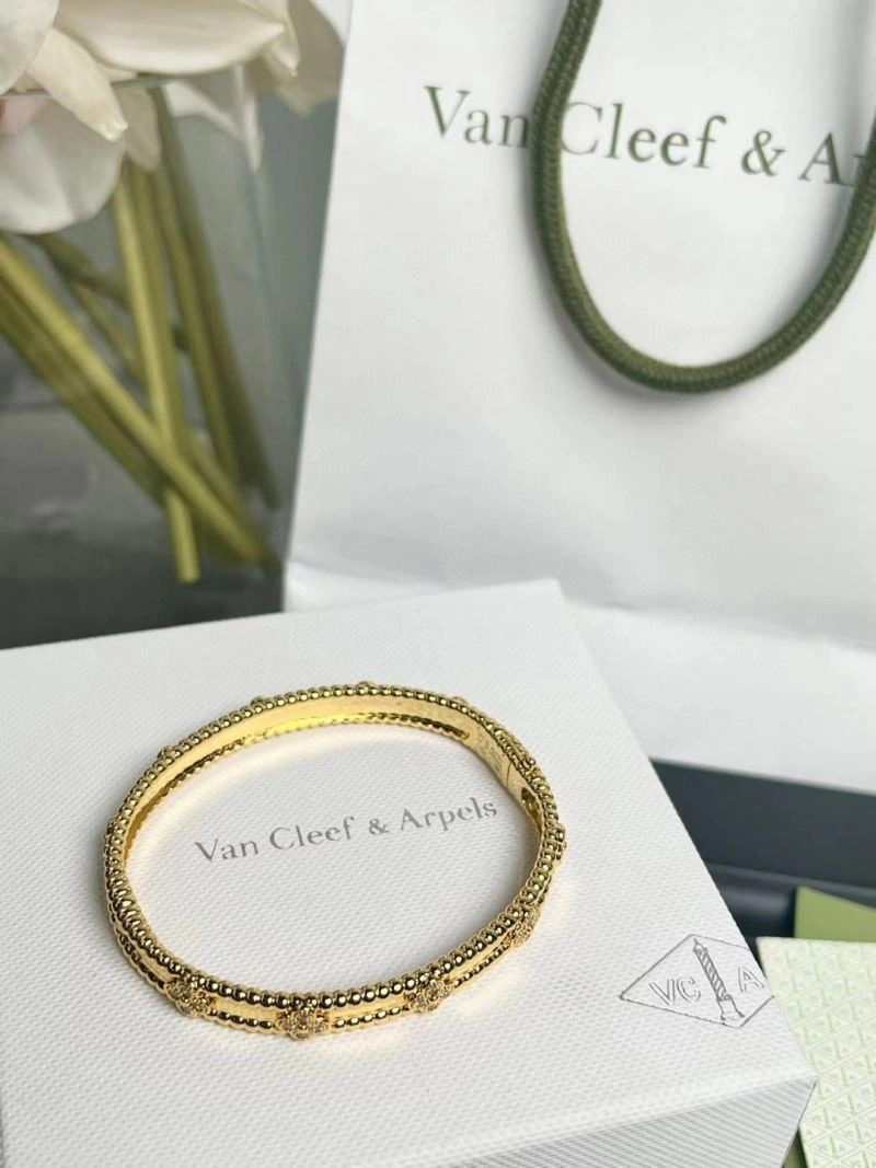 HighPerformance Vca Bracelets 255030