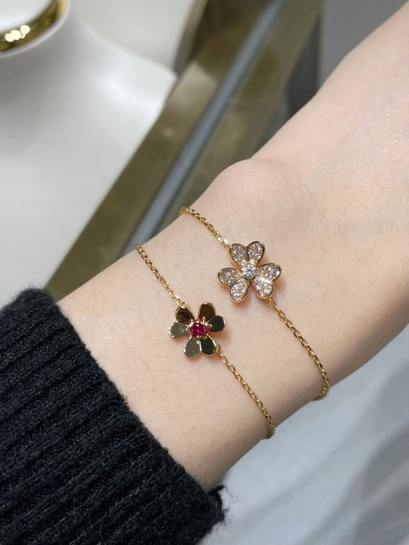 Casual Vca Bracelets 255040