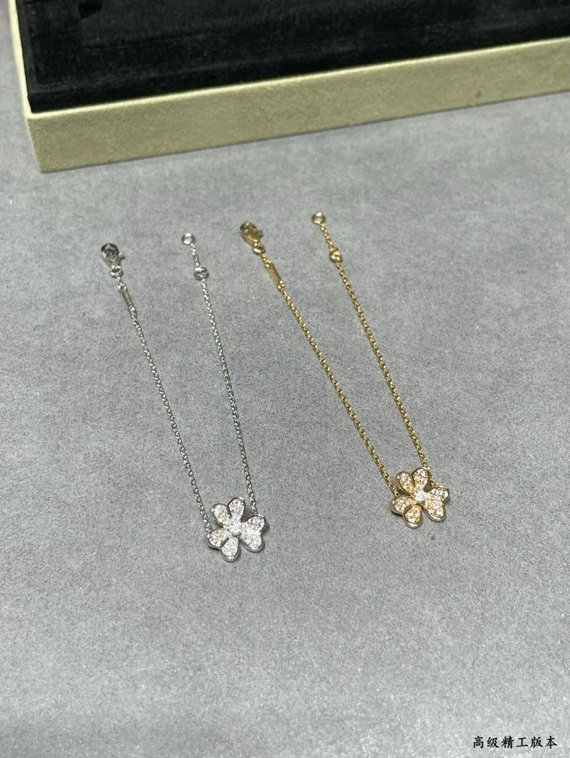 Casual Vca Bracelets 255040
