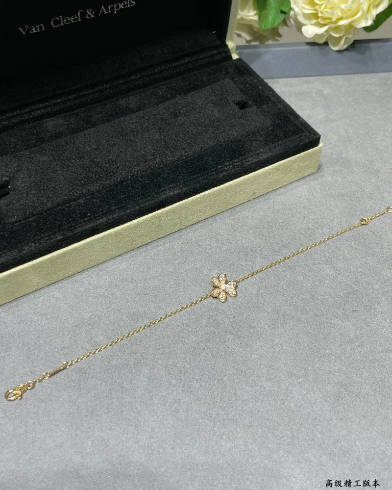 Casual Vca Bracelets 255040