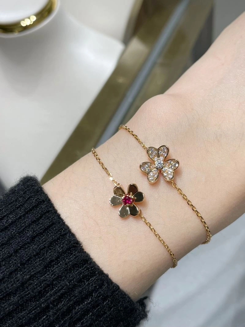 Sleek Vca Bracelets 255044