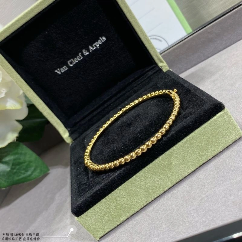 Flexible Vca Bracelets 255025