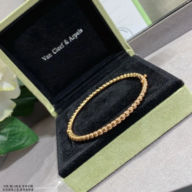 Flexible Vca Bracelets 255025