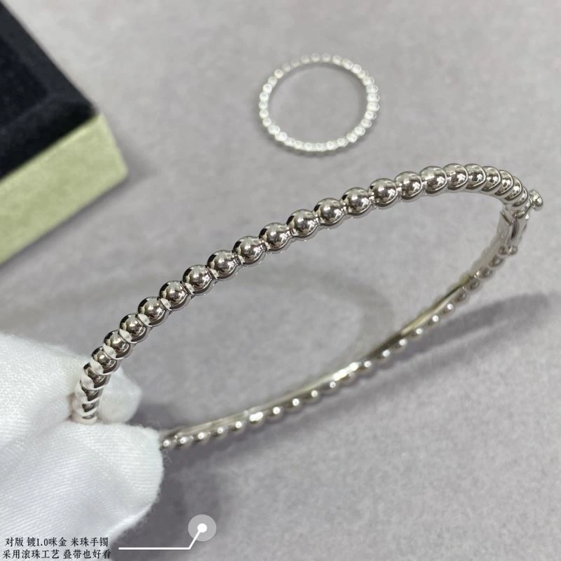 Flexible Vca Bracelets 255025
