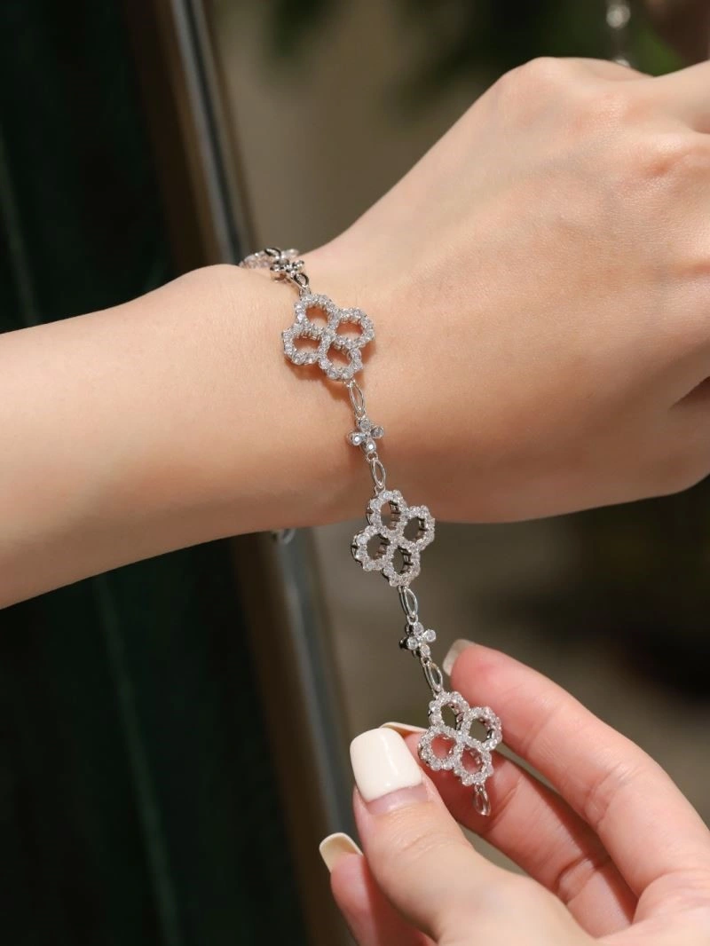 Efficient Vca Bracelets 254858