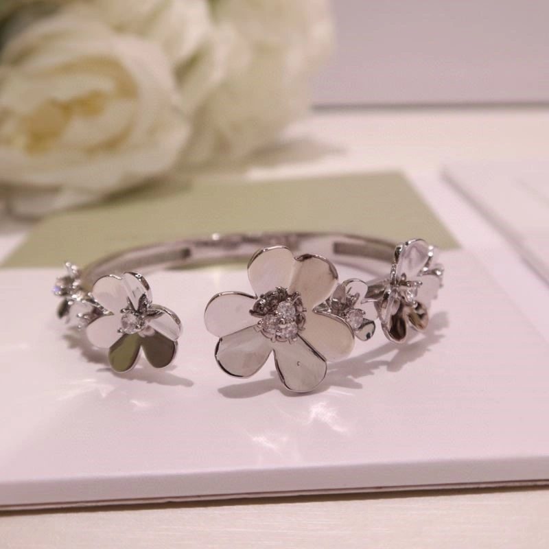 Vca Bracelets Elegant 254885