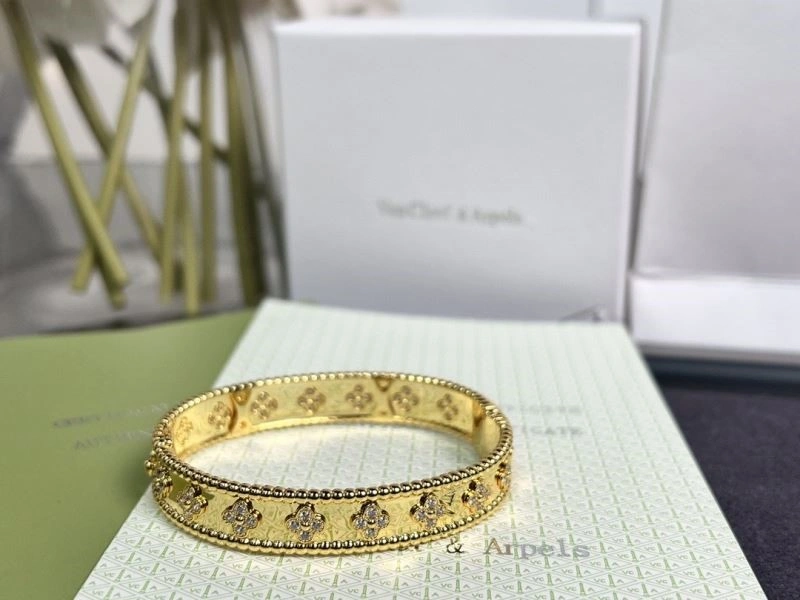 Chic Vca Bracelets 254878
