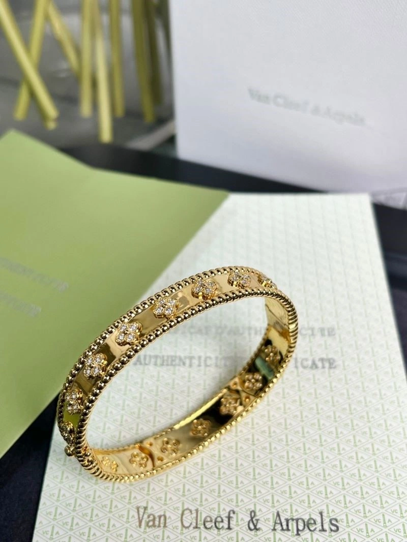 Chic Vca Bracelets 254878