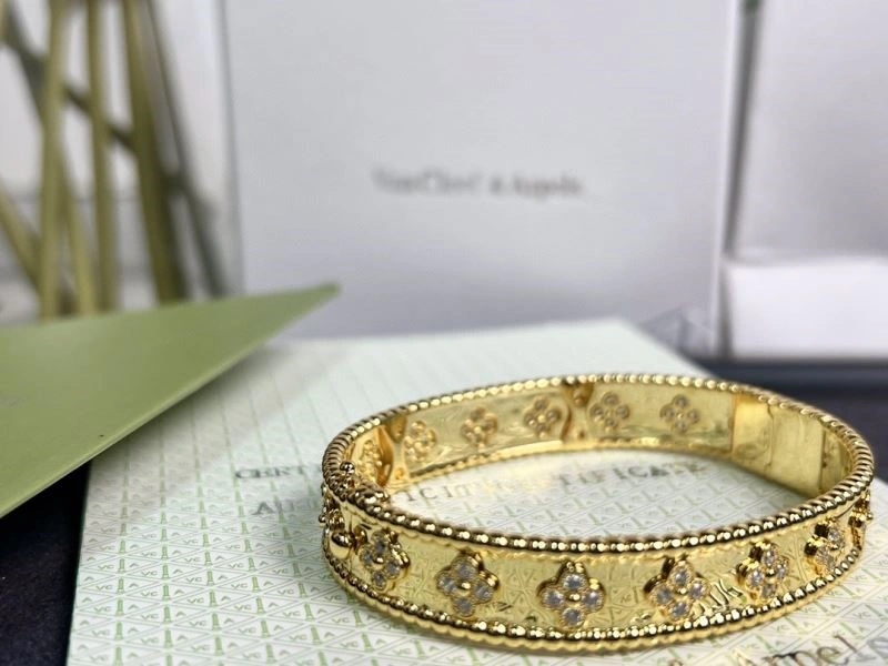 Chic Vca Bracelets 254878