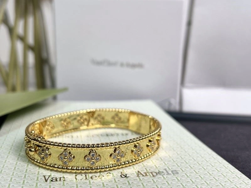 Chic Vca Bracelets 254878