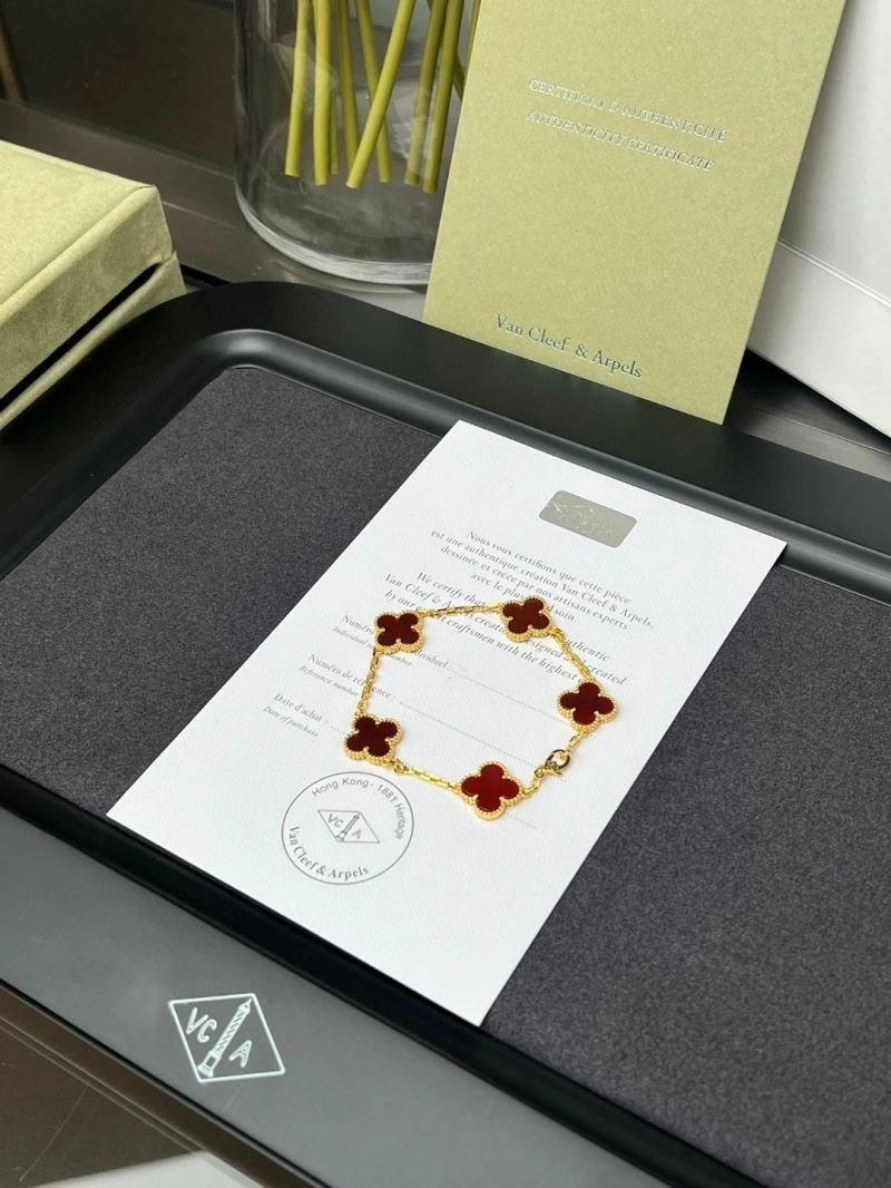 Vca Bracelets UrbanChic 254880